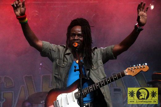 Jampara (RU) feat. Batalion and Burundi Drummers 17. Reggae Jam Festival, Bersenbrueck 07. August 2011 (7).JPG